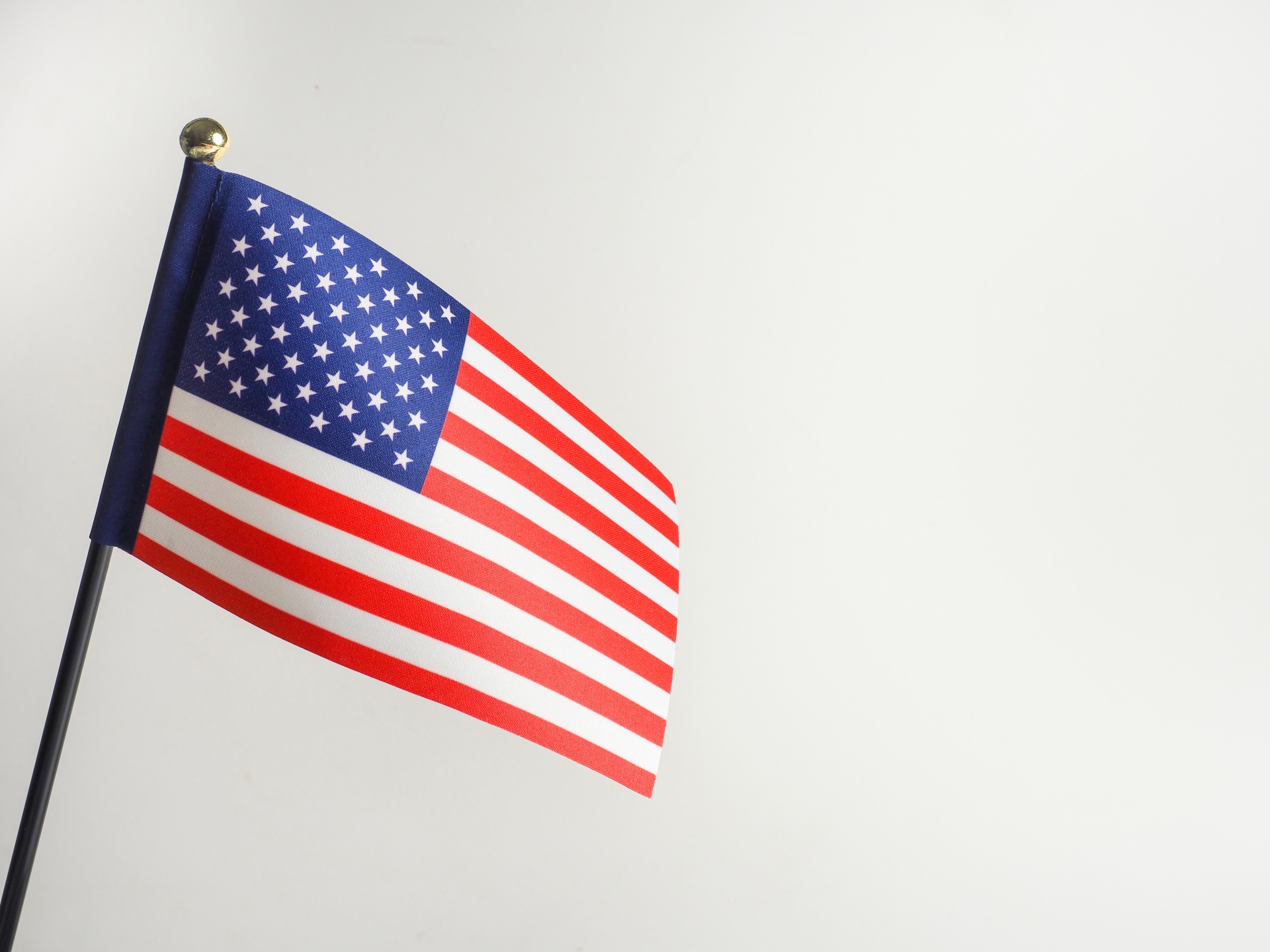 4月米失業率14.7%、戦後最悪2050万人減!米国経済はどうなる?
